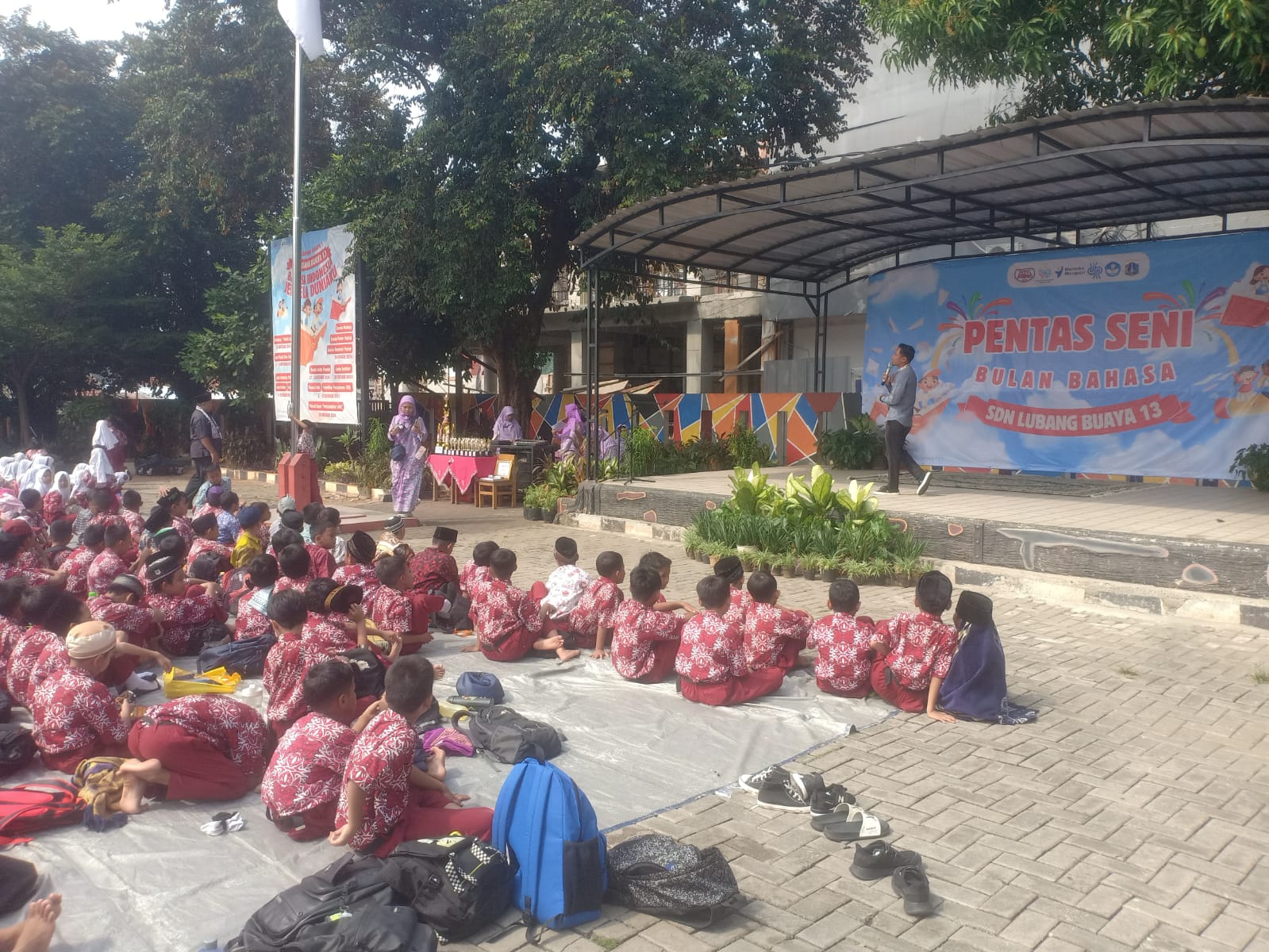 Wisata LiterAsyik Ke SDN Lubang Buaya 13